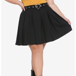 Hot Topic Black Pleated Heart Grommet Belt Skirt 3
